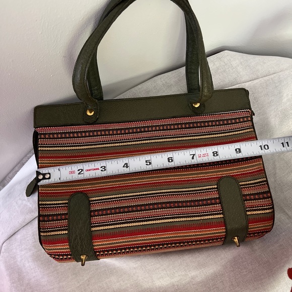 Detailed threaded purse with green, red, yellow, organ ge and black threading - Picture 9 of 11